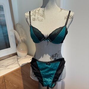 Elegant Black and Teal Lace Lingerie Set